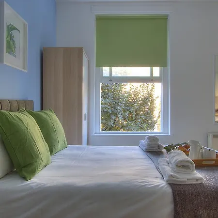 Bayswater Apartments * London