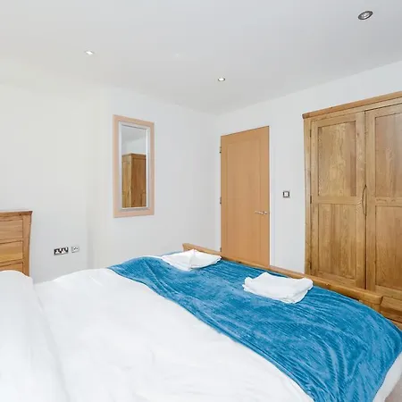 Wards Wharf Approach Apartment