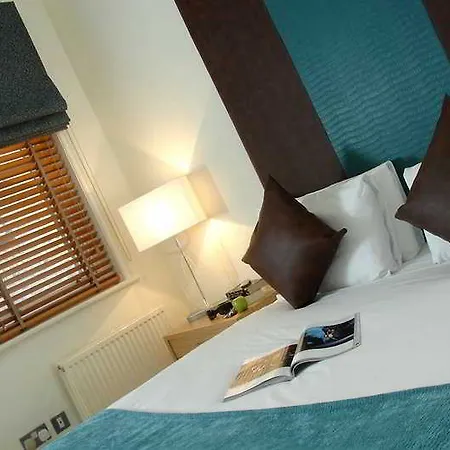 Fraser Queens Gate Aparthotel 4*