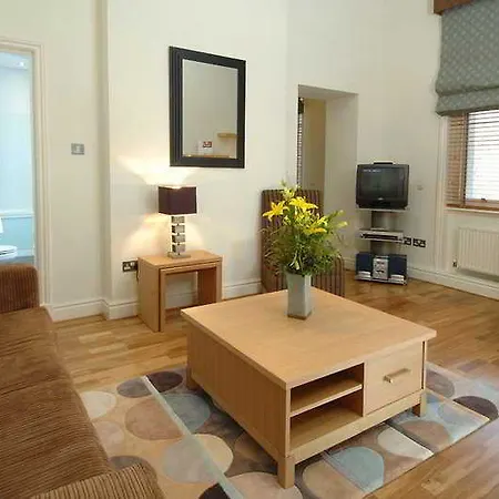 Aparthotel Fraser Queens Gate 4*