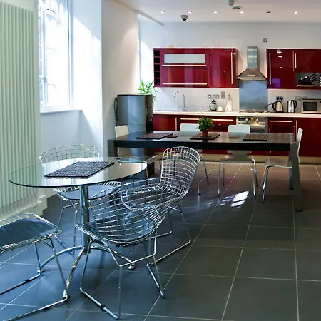 2 Devonshire Apartment