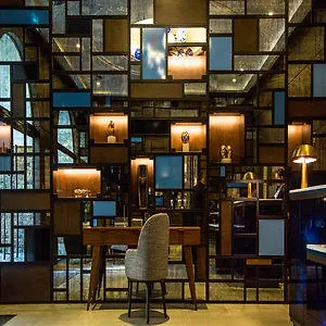 Devonshire Club & Hotel