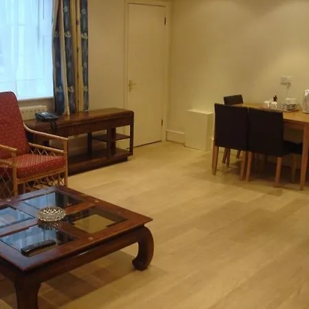 Hotel Hadleigh 3*