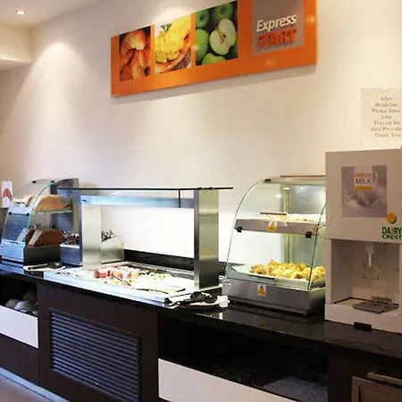Express Stratford By Ihg 3*