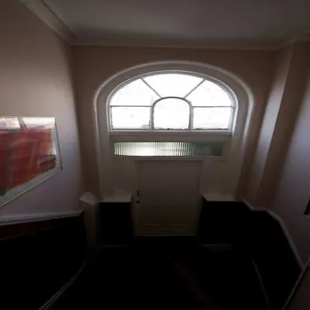 Hotel Camelot House 3*