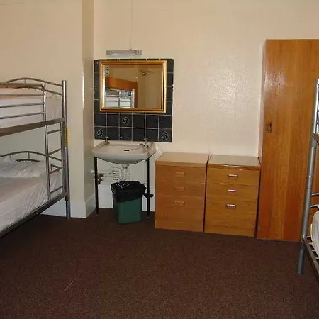 Barkston Earls Court Hostal