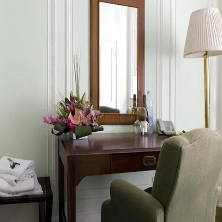 Astor Court Hotel 3*