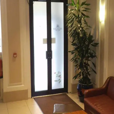 Astor Court Hotel 3*