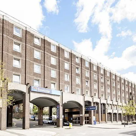 Travelodge Farringdon 3*