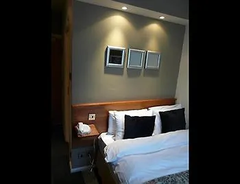Hotel The Manor 3*