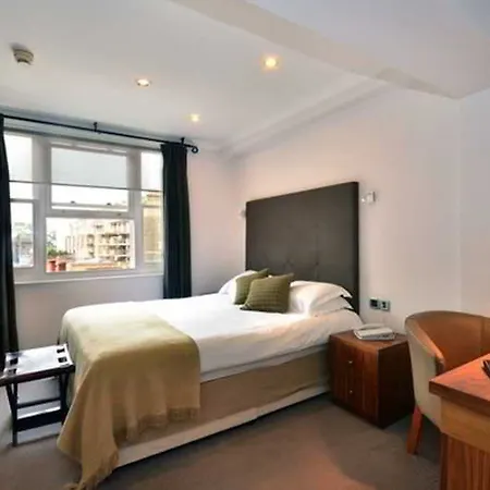 Hotel Commodore 3*