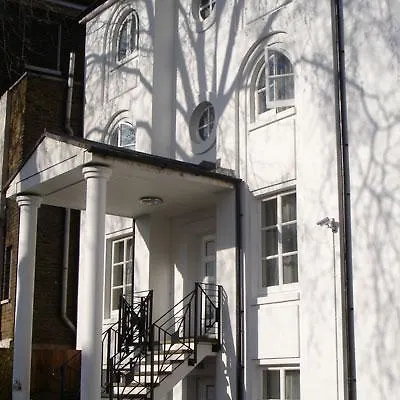 Corner House 3* Londra