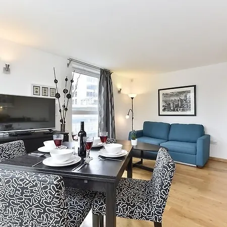 Allen Gardens 4*