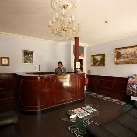 Ventures Bed & Breakfast 3*