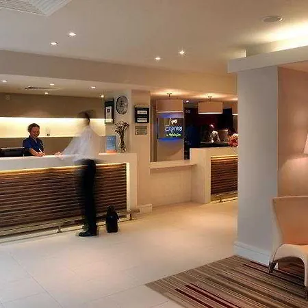 Express London By Ihg Hotel 3*