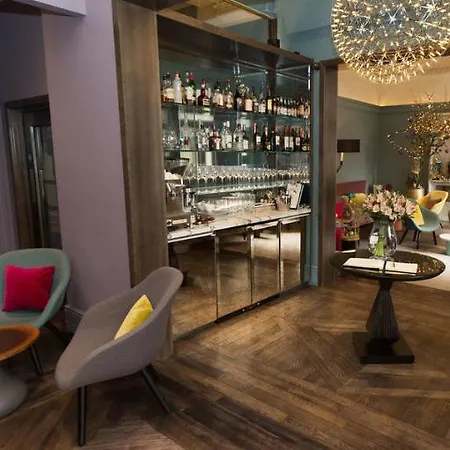 Signature Townhouse Hyde Park Hotel 4*