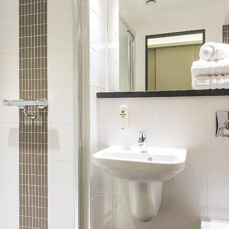 Hotel Point A Canary Wharf 3*