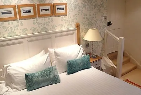 The Manor Hillingdon