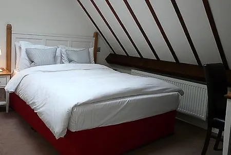 The Manor 3*