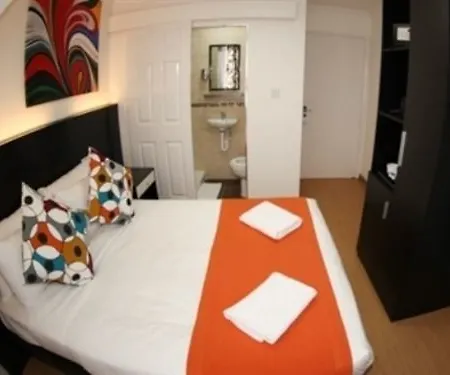 Heathrow Hotel 2*