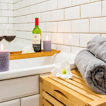 Cs Queensway Apartment London