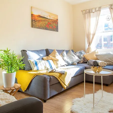 Cs Queensway * London