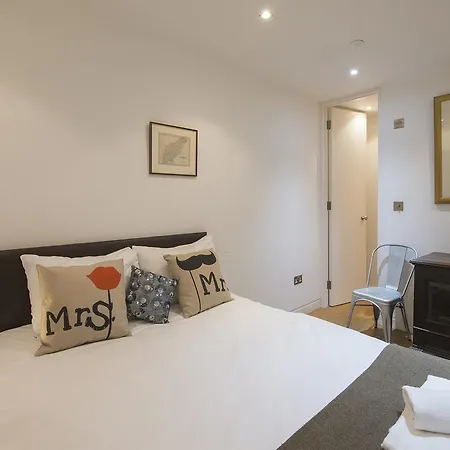 Portobello Mews House *