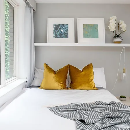 Square Mile Residences