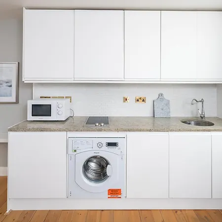 Square Mile Residences Apartment *