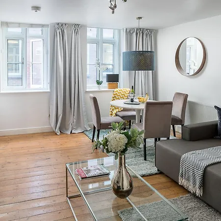 Square Mile Residences Apartment *