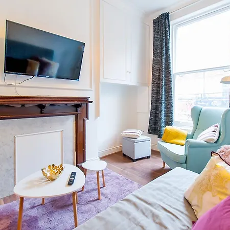 Cs Queensway Apartment *