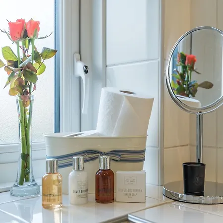 Comfortable In Wandsworth Apartment