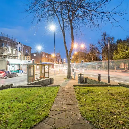 Comfortable In Wandsworth Apartment London