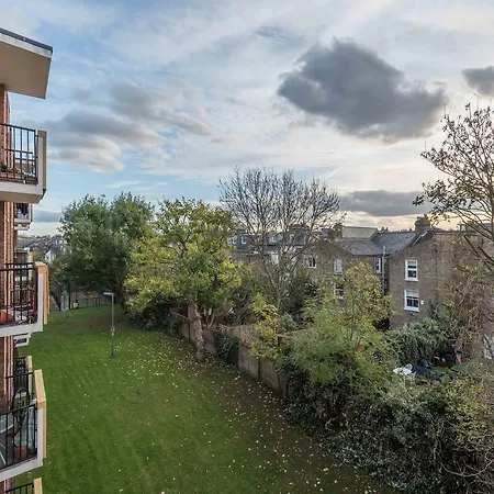 Comfortable In Wandsworth Apartment London