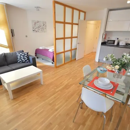 Apartment 3b Soho 3rd Floor By Indigo Flats