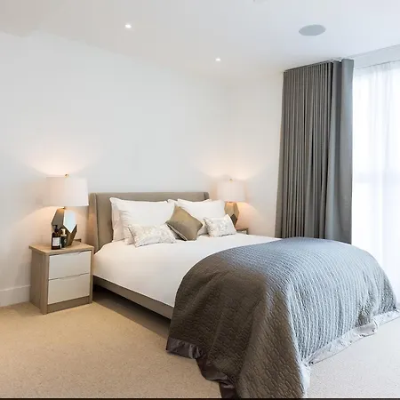 Mylo Fulham Riverside * London