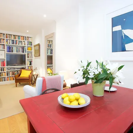 Retro Moments From Battersea Park Apartment