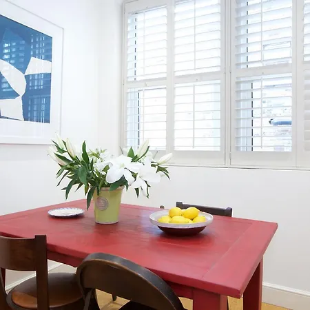 Apartment Retro Moments From Battersea Park *