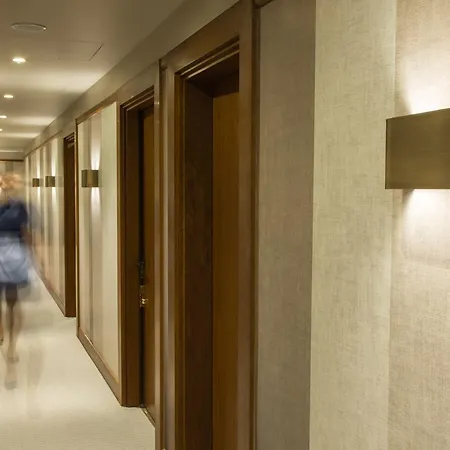 Devonshire Club & 5*