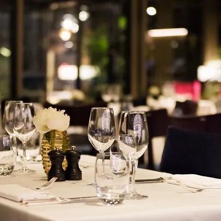 Devonshire Club & Hotel