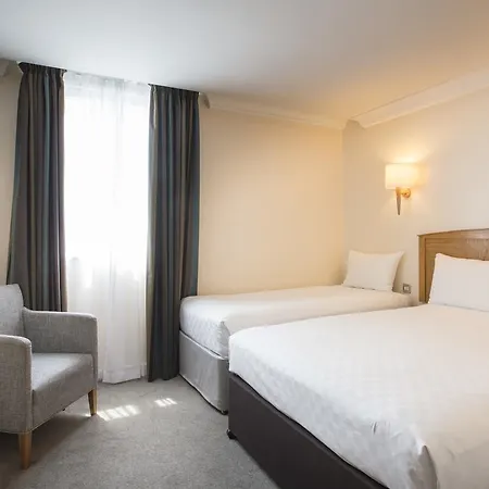 Thistle London Heathrow Terminal 5 3* Хитроу