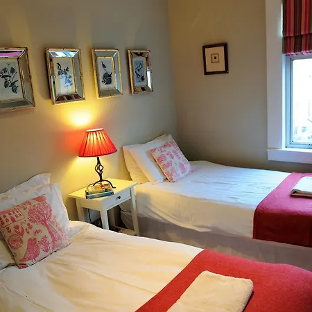 Apartment Chic In Kensington Olympia