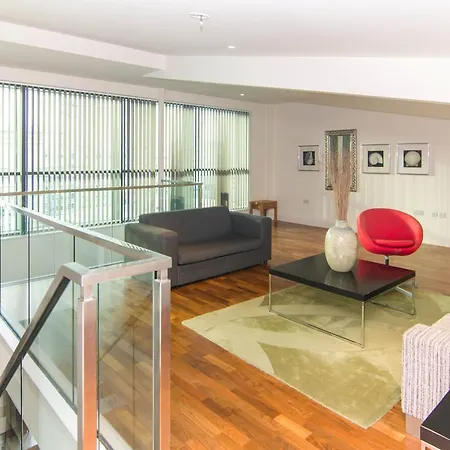 Canary Wharf - Corporate Riverside Apartments Apartment
