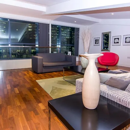 Canary Wharf - Corporate Riverside Apartments London