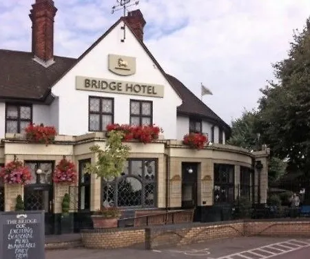 Hotel Bridge