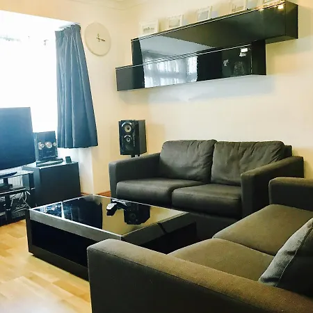 Apartment London Nw9