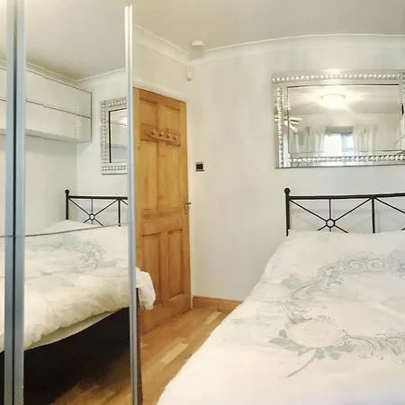 Apartment London Nw9