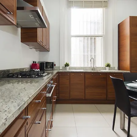 Earls Court Amazing 2 Bed Flat In Central