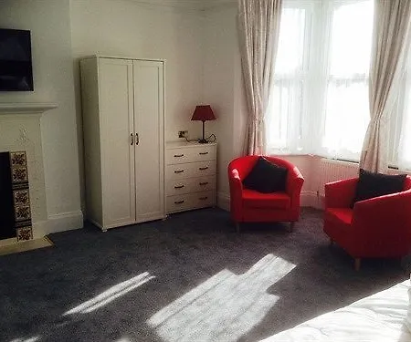 Croham Park - Free Parking & Wi-fi 4*