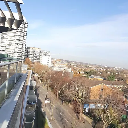 East Croydon Apartments - Just 3 Mins Walk To East Croydon Station * Croydon